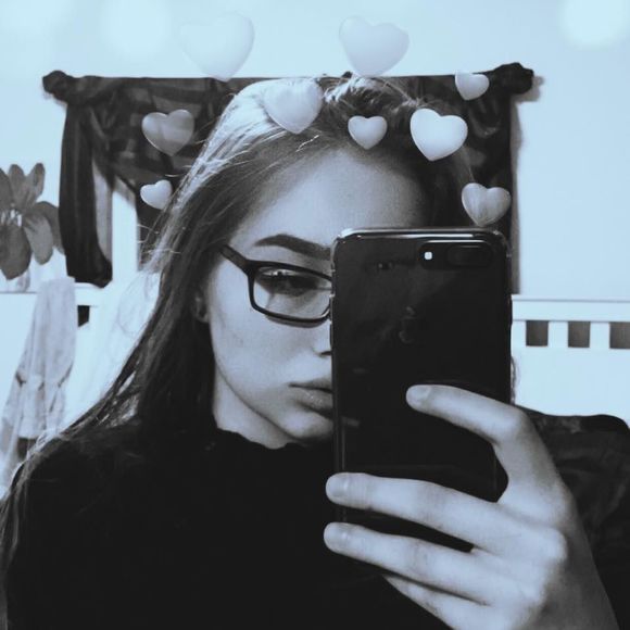 Meet your Posher, Melanie - Picture 1 of 1